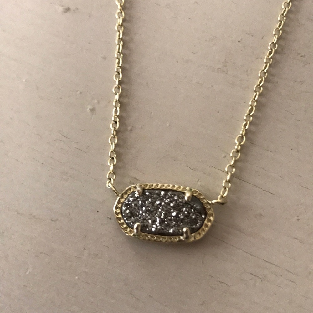 Kendra Scott necklace